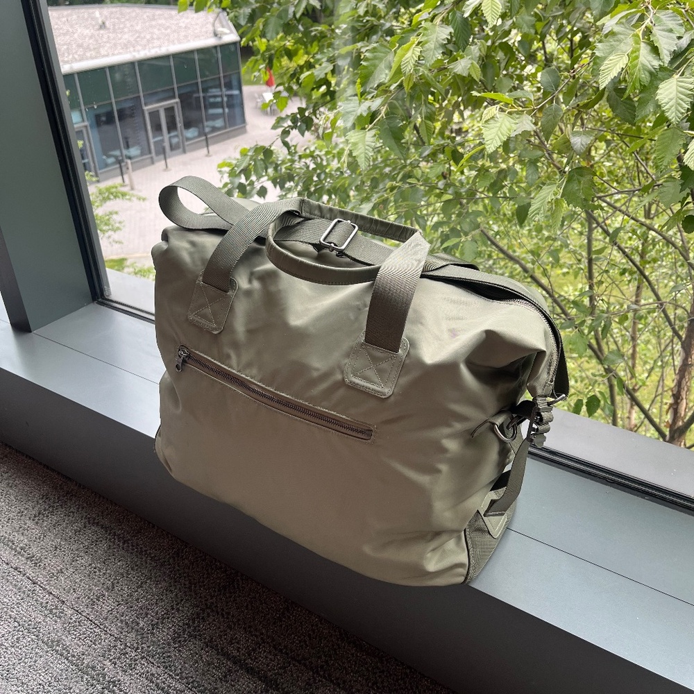 Sandqvist Maja weekend bag in Willow Green